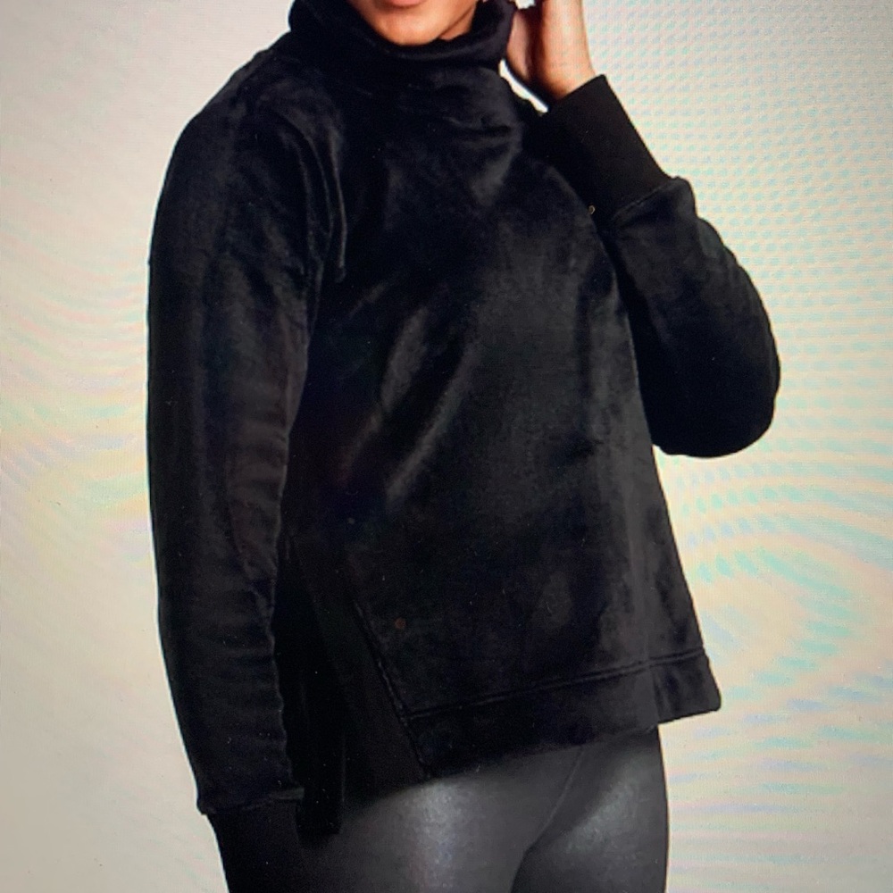 Athleta Double Cozy Karma Funnel neck. Sz M/black
